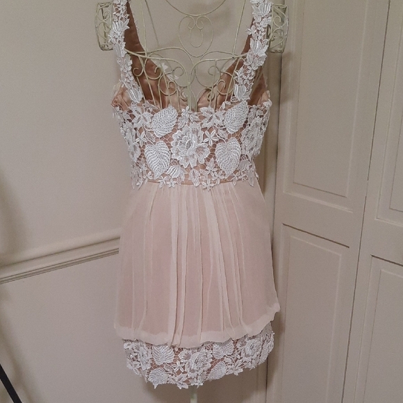 Jovani Floral Lace Chemise in Cream and White - Picture 3 of 12